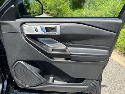 Used 2020 Ford Explorer Platinum w/ Premium Technology Package AWD/4WD image 20