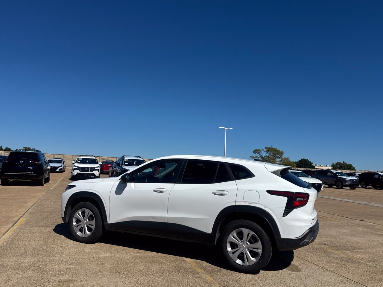 Used 2025 Chevrolet Trax LS FWD image 17