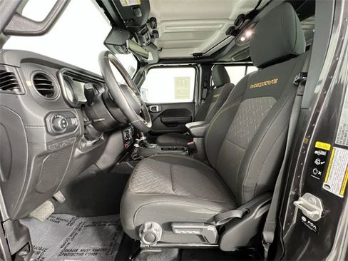 Used 2024 Jeep Gladiator Mojave w/ Technology Group image 20