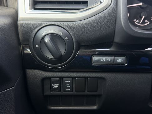 Used 2021 Nissan Titan SV w/ SV Convenience Package AWD/4WD image 26