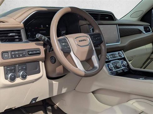 Used 2022 GMC Yukon XL Denali AWD/4WD image 10