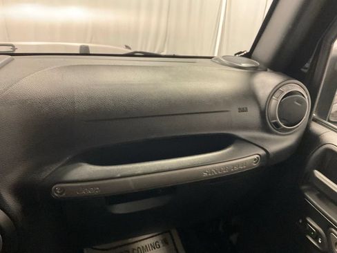 Used 2016 Jeep Wrangler Unlimited Sport AWD/4WD image 23