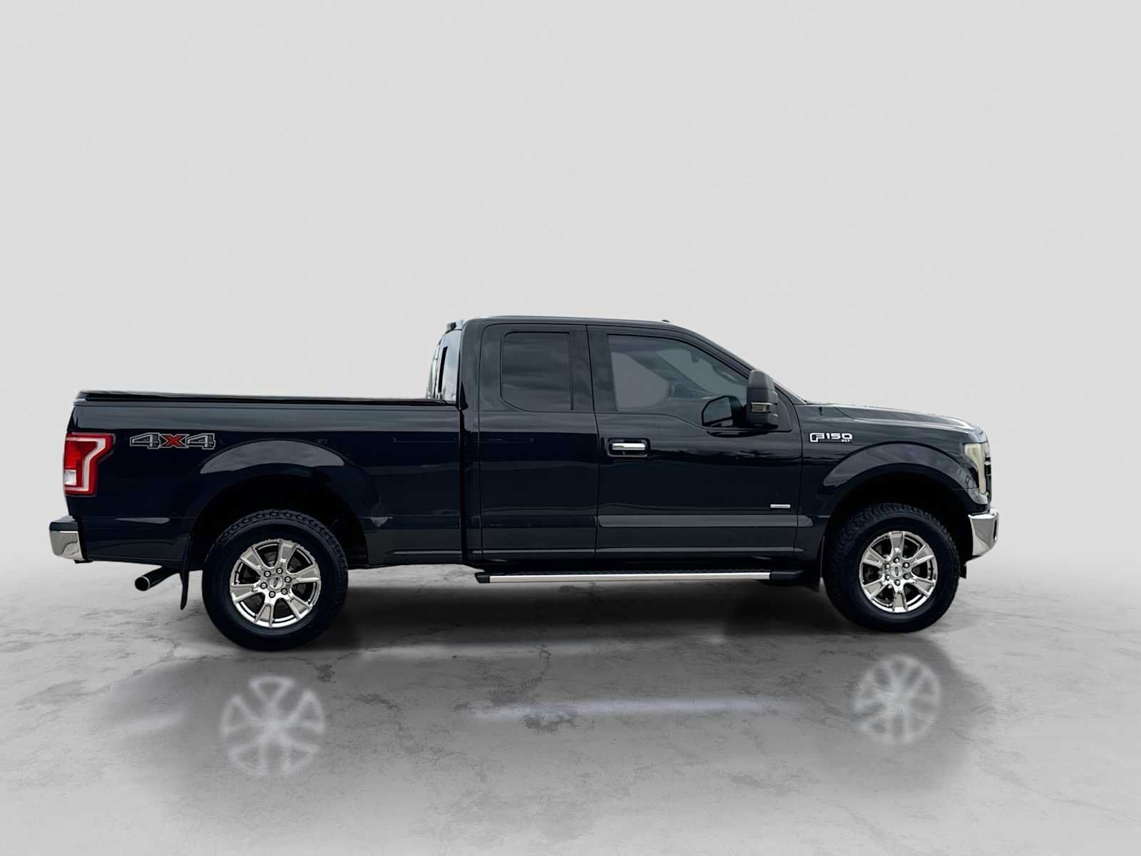 Used 2015 Ford F150 XLT w/ Equipment Group 302A Luxury AWD/4WD image 7