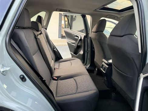 Used 2019 Toyota RAV4 XLE AWD/4WD image 17
