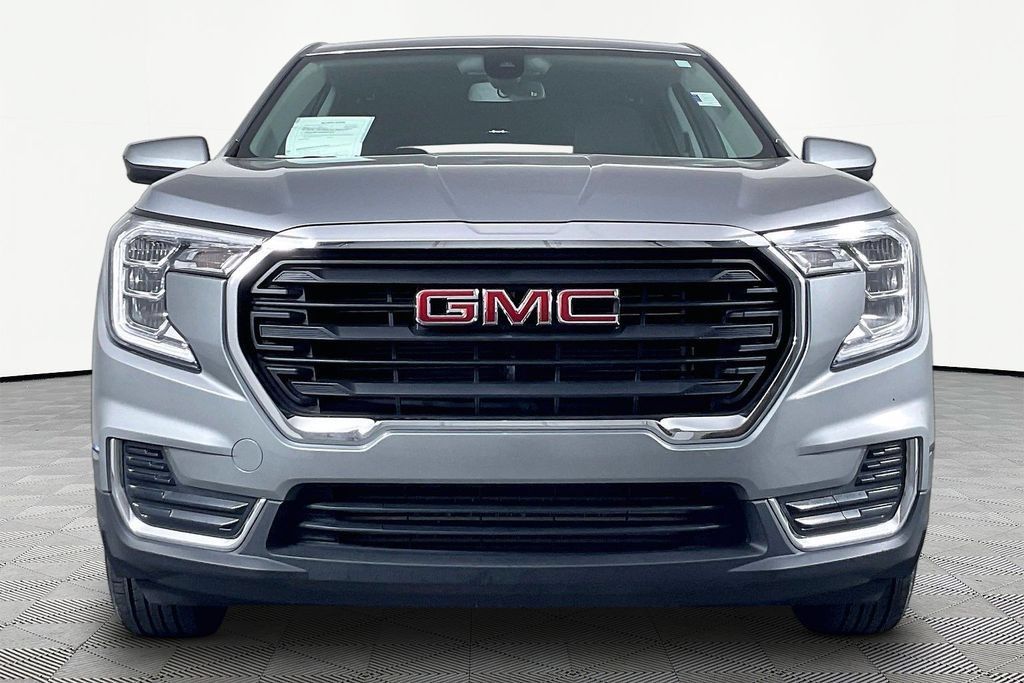 Certified 2024 GMC Terrain SLE FWD image 2