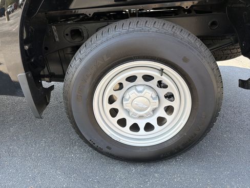 Used 2025 Chevrolet Silverado 1500 W/T w/ Trailering Package image 19