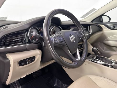 Used 2018 Buick Regal Essence w/ Driver Confidence Package #1 FWD image 4