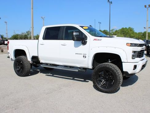 Used 2025 Chevrolet Silverado 2500 LT AWD/4WD image 14