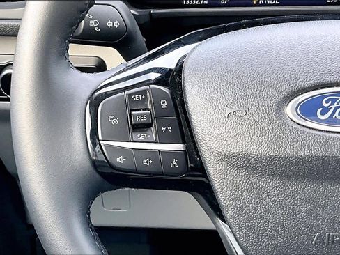 Certified 2023 Ford Escape SE image 24