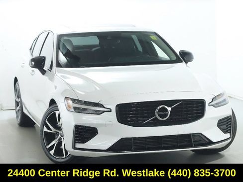 Used 2022 Volvo S60 T8 R-Design Expression AWD/4WD image 2