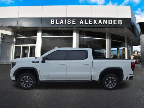 Used 2024 GMC Sierra 1500 AT4 w/ Technology Package image 7