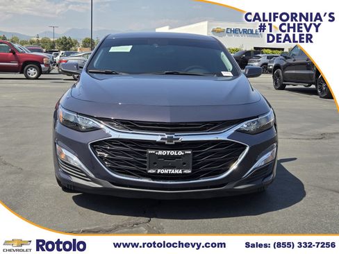 Used 2025 Chevrolet Malibu RS FWD image 2