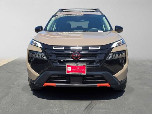 Used 2025 Nissan Rogue SV AWD/4WD image 8
