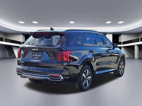 Certified 2023 Kia Sorento EX w/ Panoramic Sunroof Package image 6