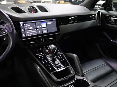 Used 2019 Porsche Cayenne image 30