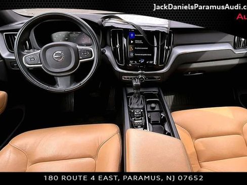 Used 2020 Volvo XC60 T5 Momentum w/ Protection Package Premier AWD/4WD image 12