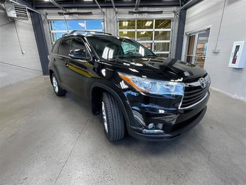 Used 2016 Toyota Highlander Limited image 7