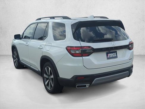 Used 2023 Honda Pilot Touring image 7