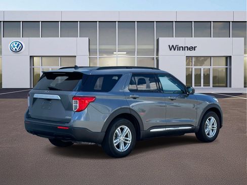 Used 2021 Ford Explorer XLT AWD/4WD image 5