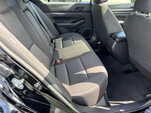 Used 2023 Nissan Altima 2.5 SV w/ SV Premium Package FWD image 15