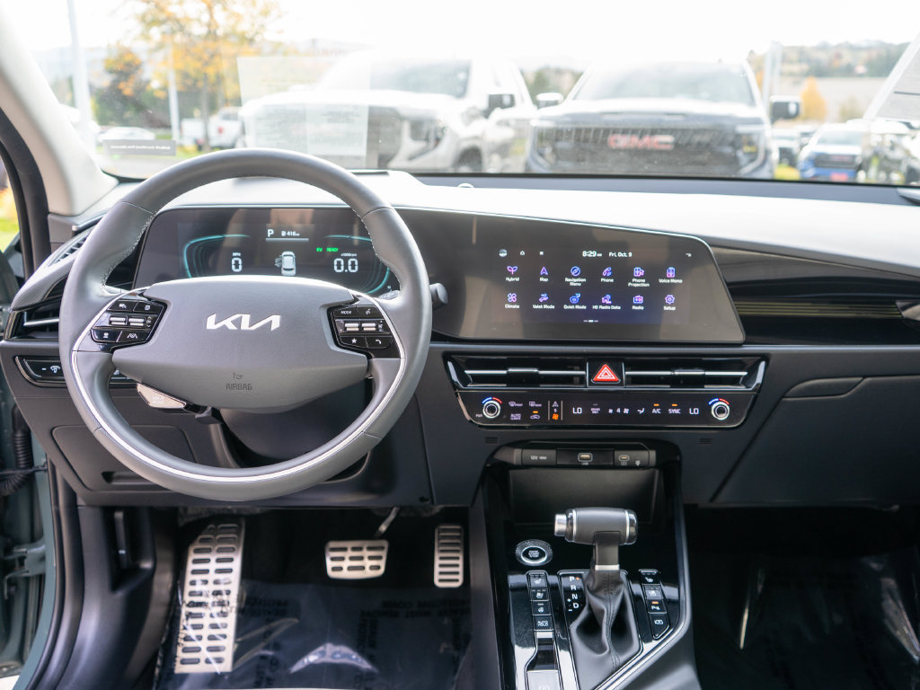 Certified 2023 Kia Niro SX Touring FWD image 14