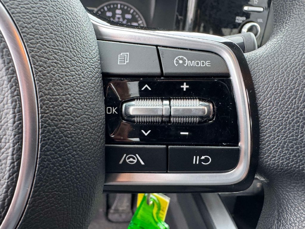 Certified 2023 Kia Sorento LX AWD/4WD image 24