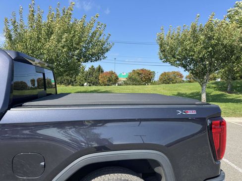 Used 2023 GMC Sierra 1500 SLT w/ SLT Premium Plus Package image 11