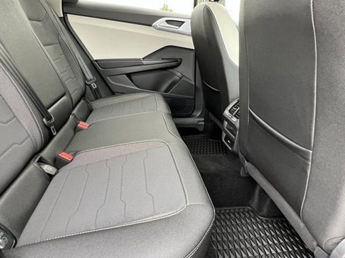 New 2025 Volkswagen Taos SE image 34