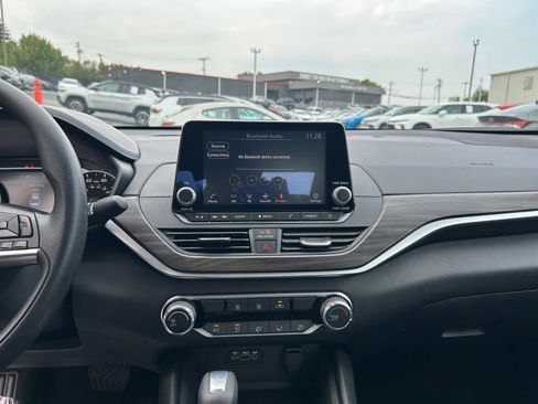 Used 2026 Nissan Altima 2.5 SV FWD image 14