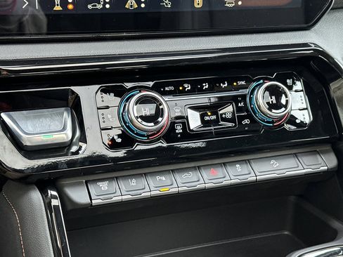 New 2026 GMC Sierra 2500 AT4 w/ AT4 Premium Plus Package image 21