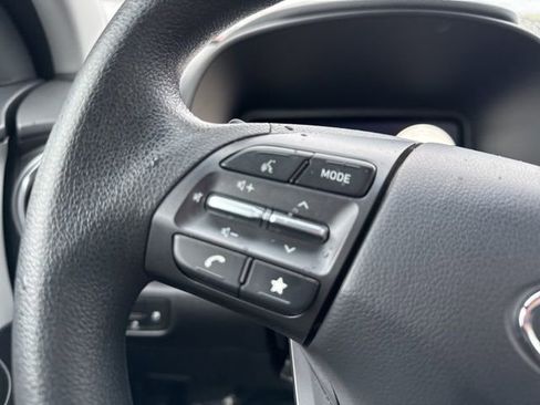 Used 2023 Hyundai Kona SE w/ Cargo Package image 22