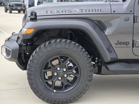 New 2026 Jeep Gladiator Sport image 5