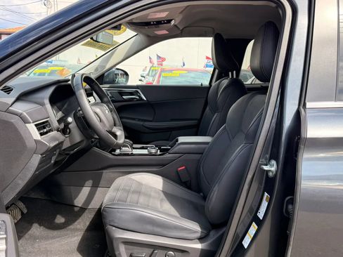 Used 2025 Mitsubishi Outlander SE AWD/4WD image 12