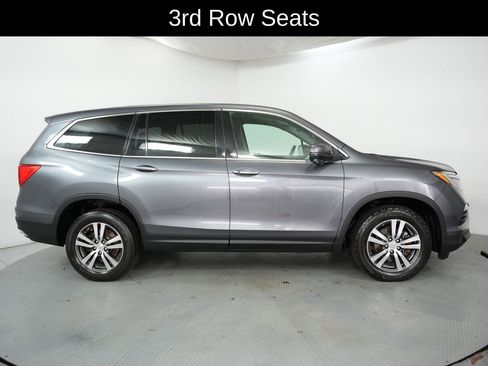 Used 2017 Honda Pilot EX image 6