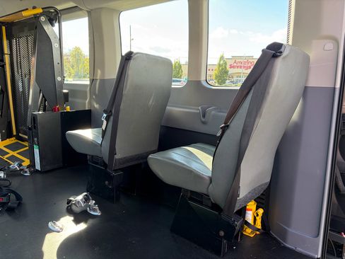 Used 2017 Ford Transit 350 XL image 29