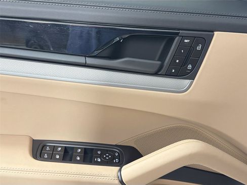 Certified 2026 Porsche Cayenne AWD/4WD image 30
