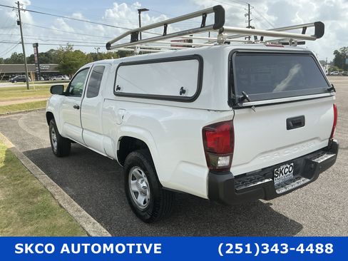Used 2023 Toyota Tacoma SR RWD image 3