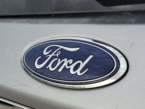 Certified 2023 Ford Explorer XLT w/ Equipment Group 202A RWD image 8