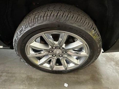 Used 2016 Chevrolet Suburban LTZ AWD/4WD image 7