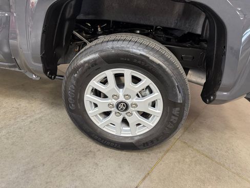 Certified 2025 Toyota Tacoma SR5 AWD/4WD image 26