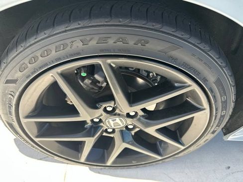 Used 2024 Honda Civic Sport image 10