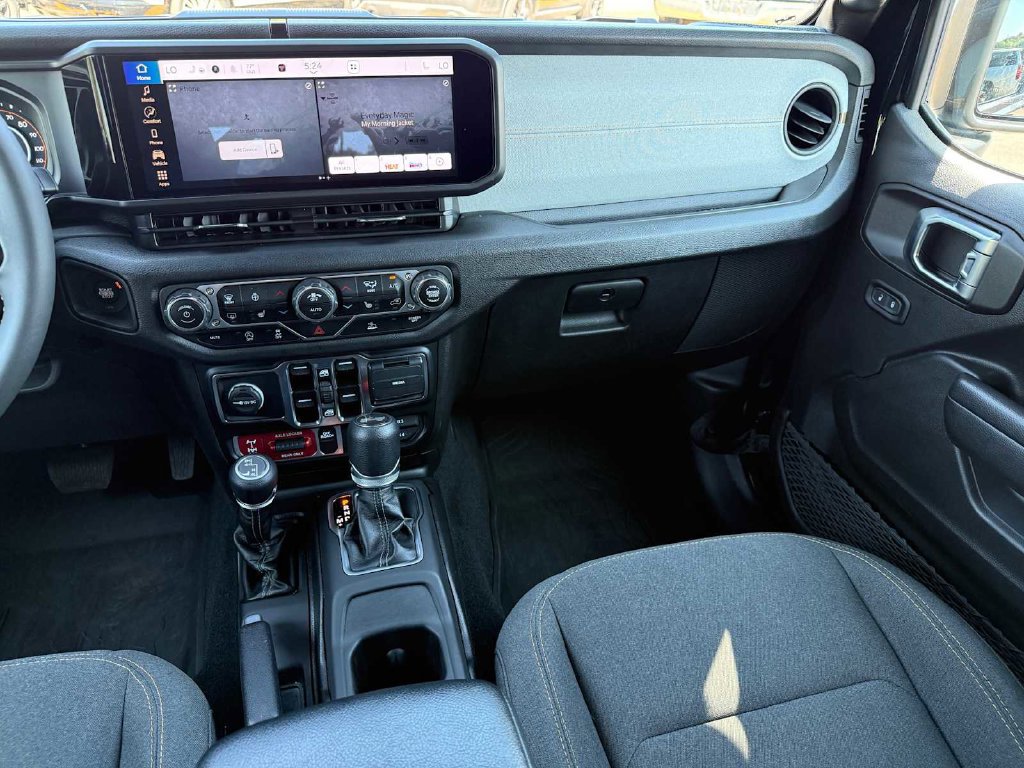 Used 2024 Jeep Wrangler Unlimited Sport AWD/4WD image 23