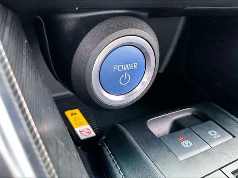 Used 2021 Toyota Venza XLE image 34