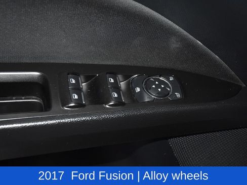 Used 2017 Ford Fusion SE w/ Fusion SE Technology Package FWD image 22