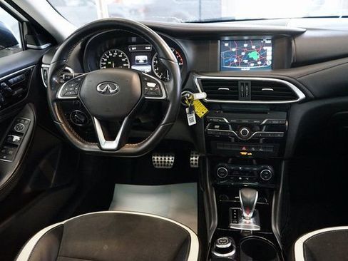 Used 2018 INFINITI QX30 Sport w/ Cargo Package image 12