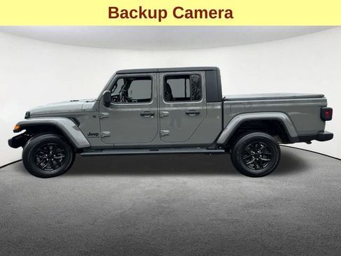 Used 2022 Jeep Gladiator Sport image 6