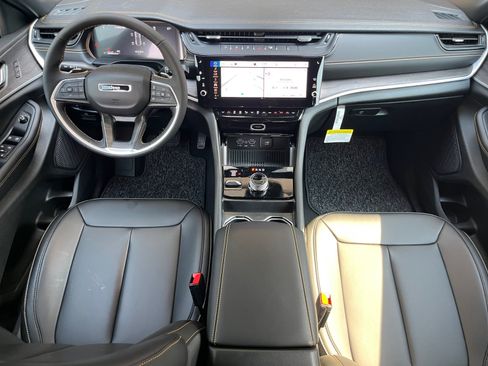 New 2026 Jeep Grand Cherokee Limited AWD/4WD image 16