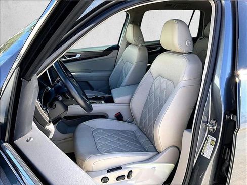 Used 2024 Volkswagen Atlas SEL Premium R-Line image 27