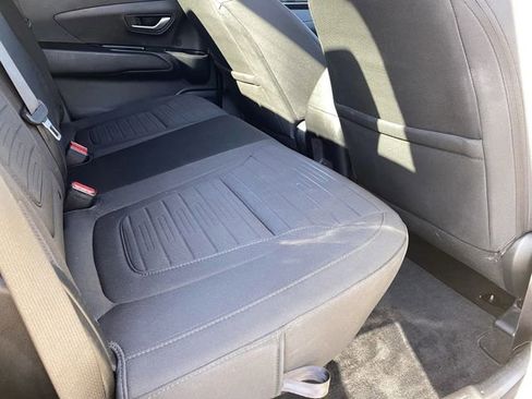 Used 2023 Hyundai Santa Cruz SEL AWD/4WD image 16