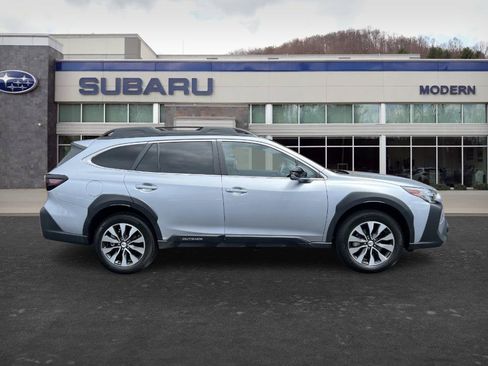 Used 2025 Subaru Outback Limited AWD/4WD image 4